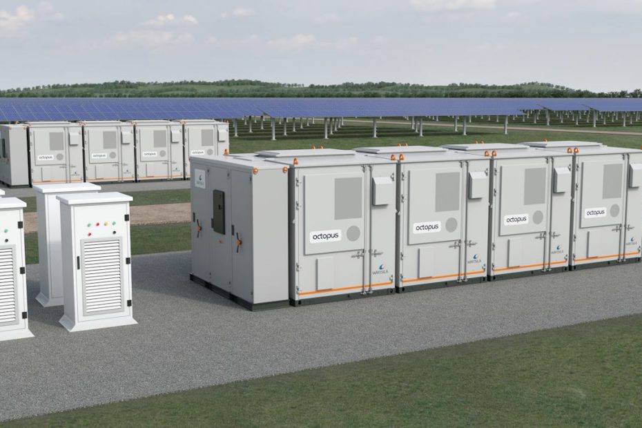 Another major solar-battery hybrid project hits financial close as “physics and engineering” trump politics
