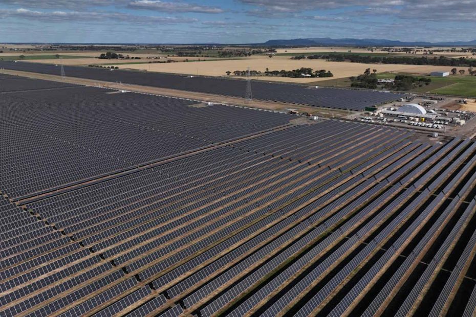 All 212,296 panels installed at state’s first 100 pct publicly owned hybrid solar and battery project