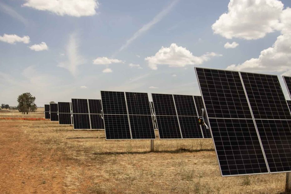 First solar-battery hybrid sends power into evening peak, heralding radical changes for Australia’s main grid