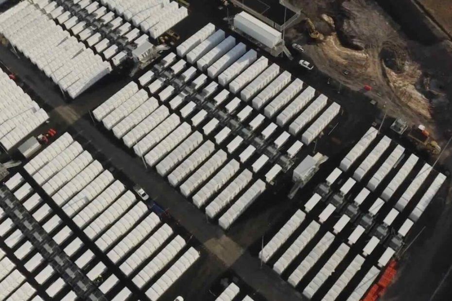 Batteries and solar hybrids dominate, relegating wind to small fraction of Australia’s renewable pipeline