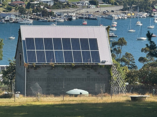 As home battery numbers surge to new peaks, hardly anyone is installing just solar any more
