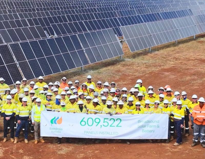 Workforce installs last of 609,522 panels at major new solar and battery project