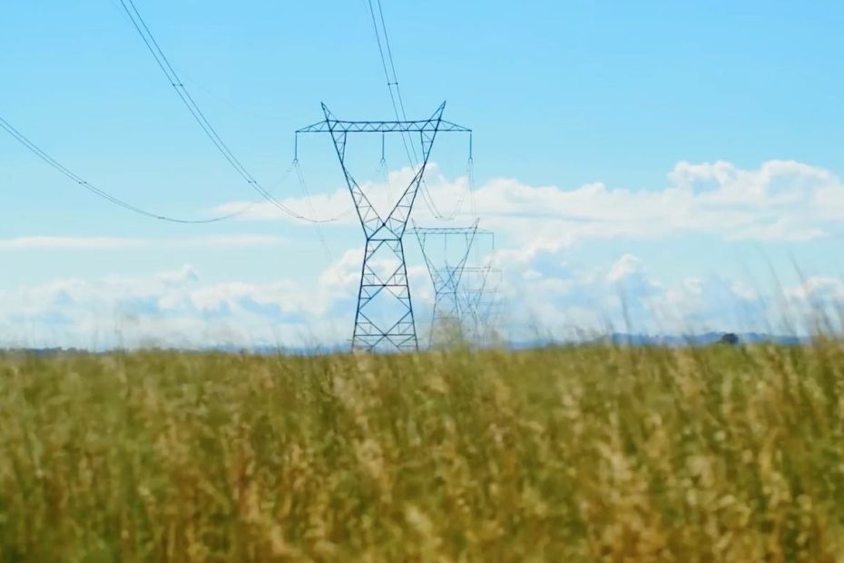 “Definitely not good policy:” Experts skewer LNP plan to pause major transmission upgrades