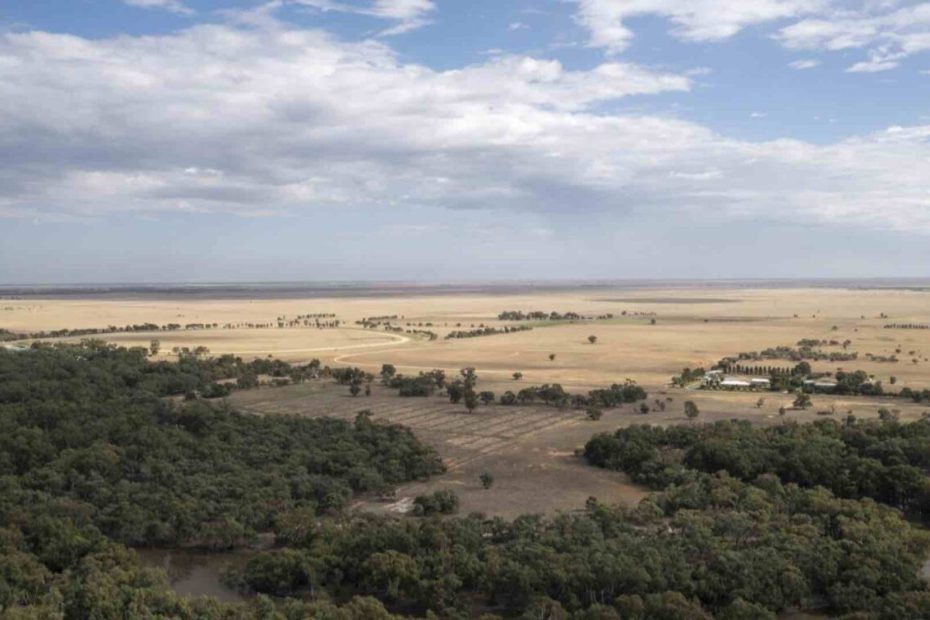 Australia’s biggest wind project and 8 battery hybrids among 19 winners of largest CIS renewable auction