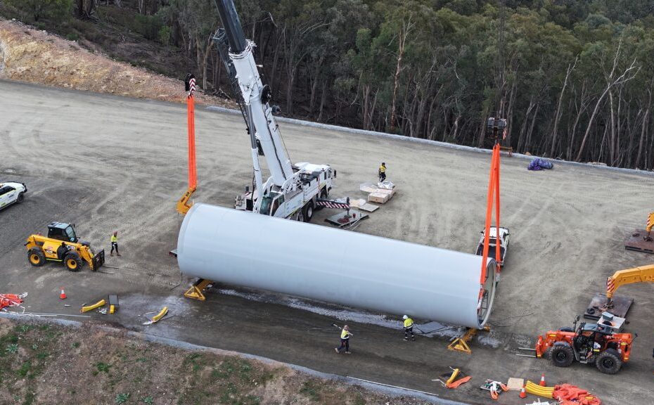 CEFC boss says funding deals for new wind and solar farms to power giant smelter still to be sorted