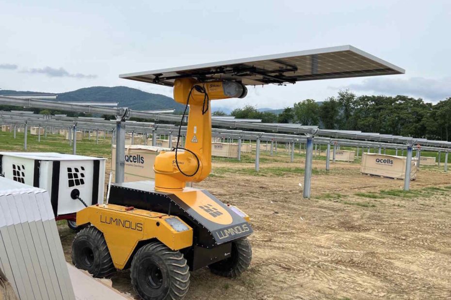 Solar robotics innovators win Arena funding to build manufacturing plants on Australian soil