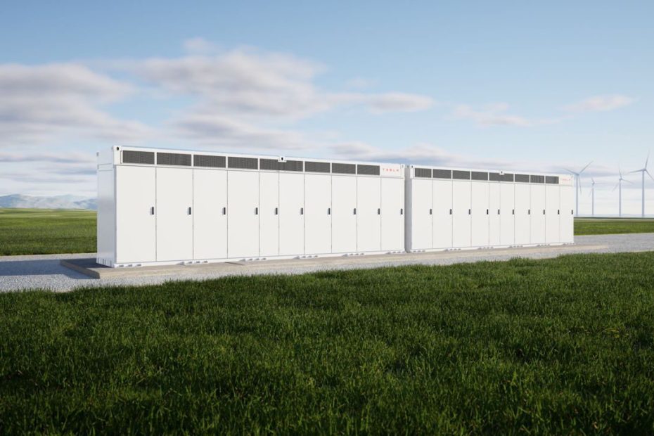 Record amount of generation and storage lines up to connect to Australia’s main grid – half of it big batteries